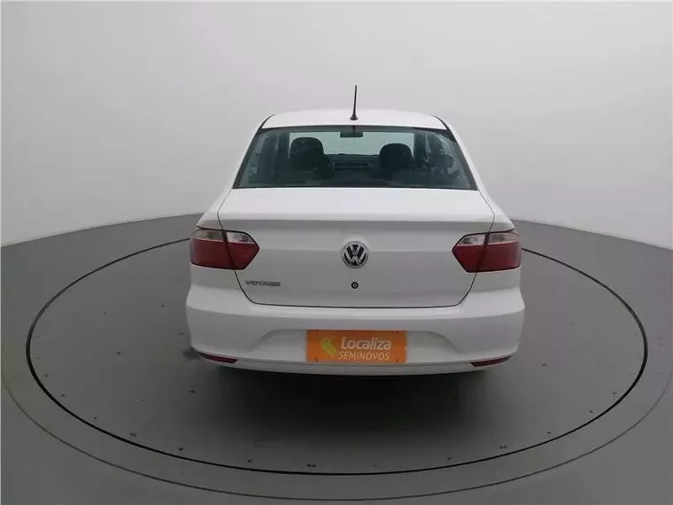 Volkswagen Voyage Branco 11