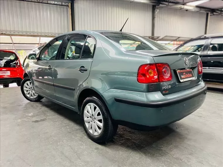 Volkswagen Polo Sedan Cinza 1