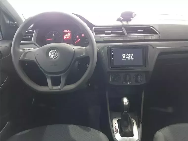 Volkswagen Voyage Prata 3