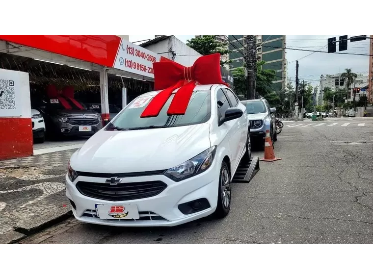 Chevrolet Onix Branco 11