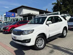 Toyota Hilux SW4