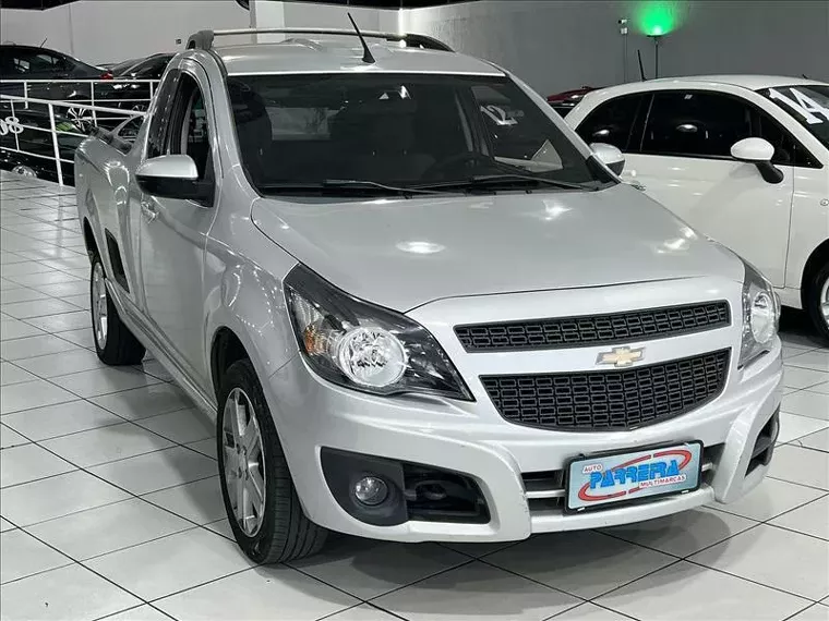 Chevrolet Montana Branco 11