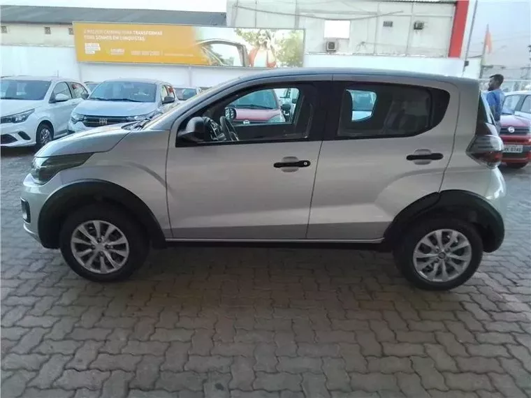 Fiat Mobi Prata 4