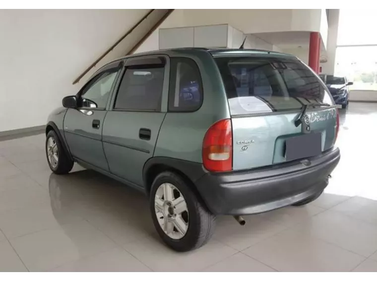 Chevrolet Corsa Verde 3