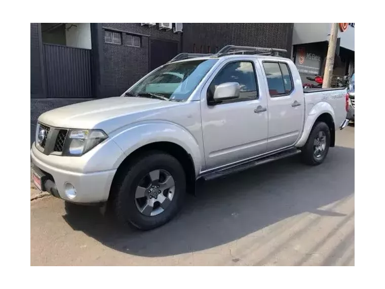 Nissan Frontier Prata 1