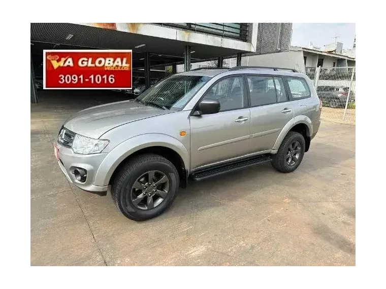 Mitsubishi Pajero Dakar Prata 12