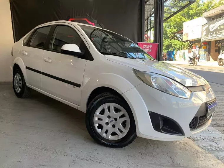 Ford Fiesta Branco 2