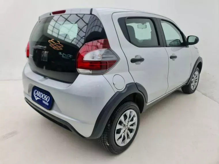 Fiat Mobi Prata 4