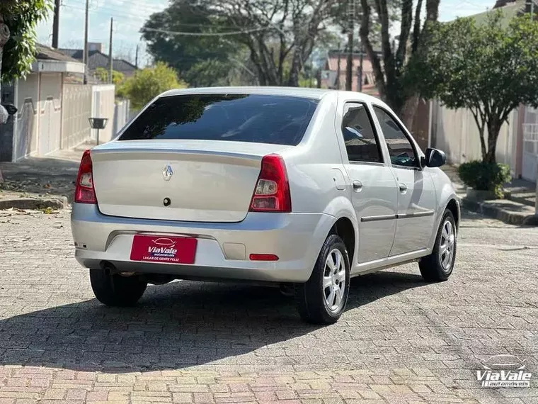 Renault Logan Prata 10