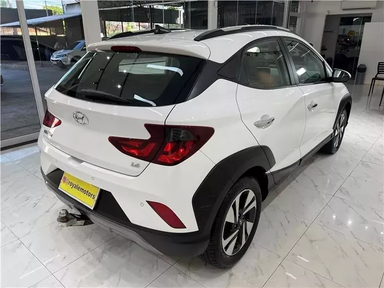 Hyundai HB20X Branco 13