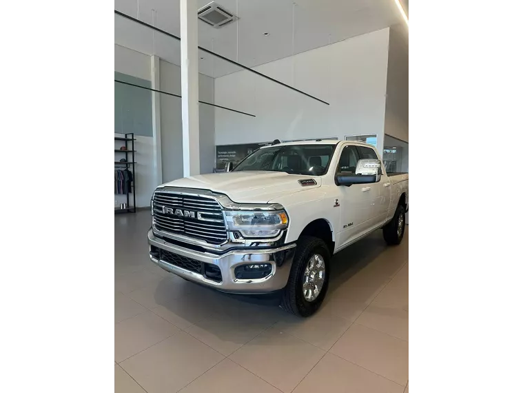 RAM 2500 Branco 9