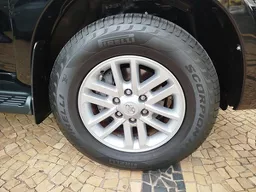 Toyota Hilux SW4