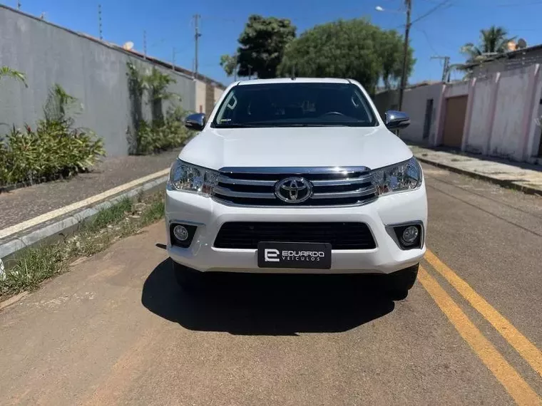 Toyota Hilux Branco 5