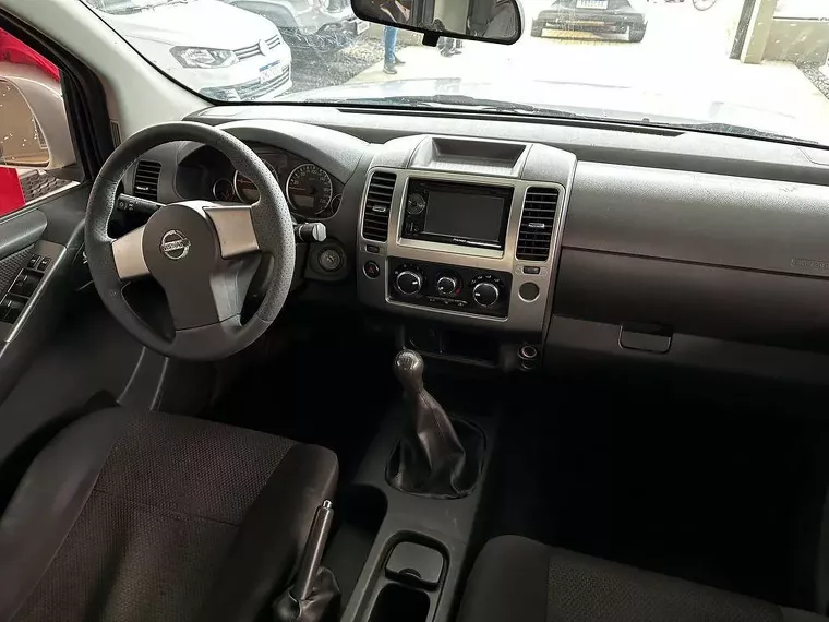 Nissan Frontier Branco 2