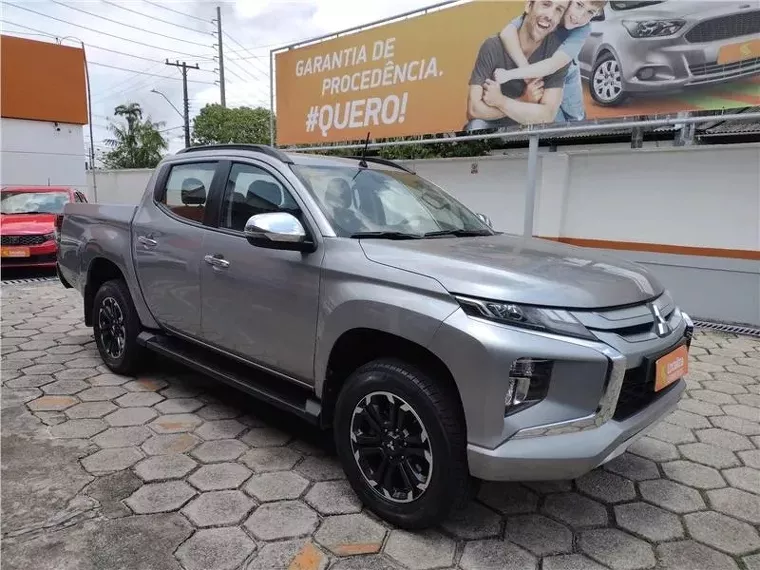 Mitsubishi L200 Triton Prata 7