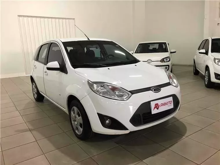 Ford Fiesta Branco 4