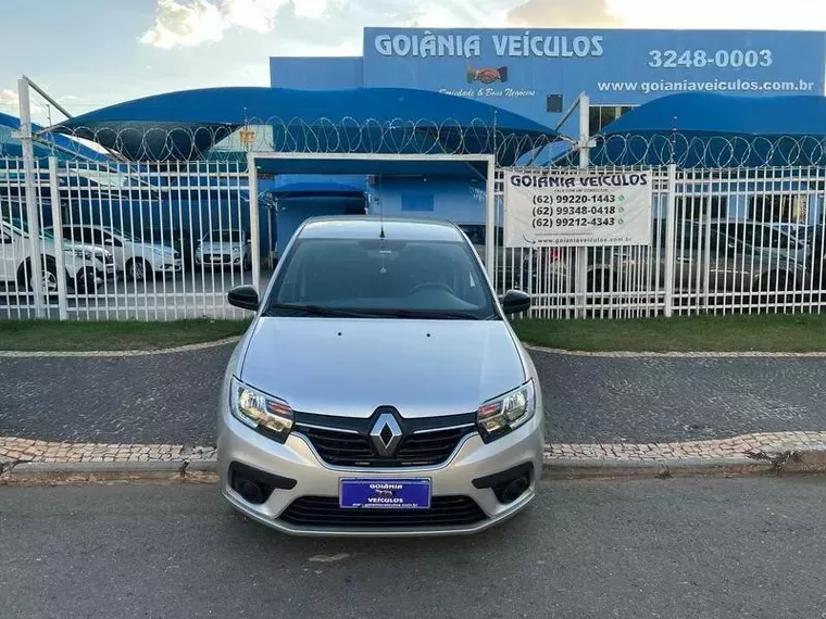 Renault Logan Prata 11
