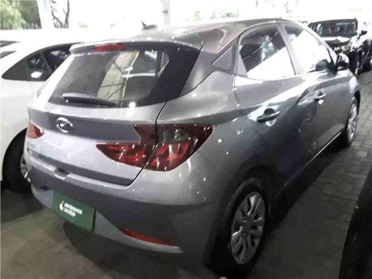 Hyundai HB20 Prata 7