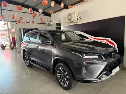 Toyota Hilux SW4