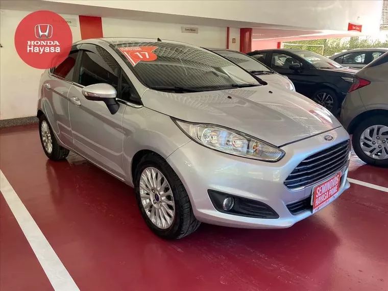 Ford Fiesta Prata 4