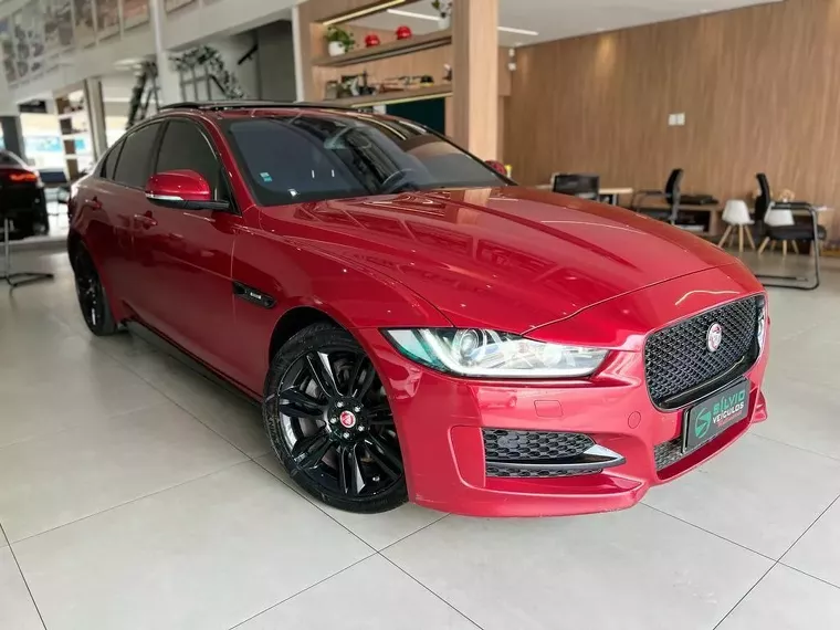 Jaguar XE Vermelho 1