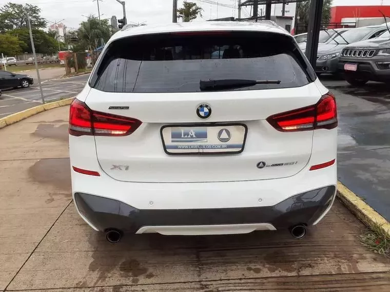 BMW X1 Branco 10