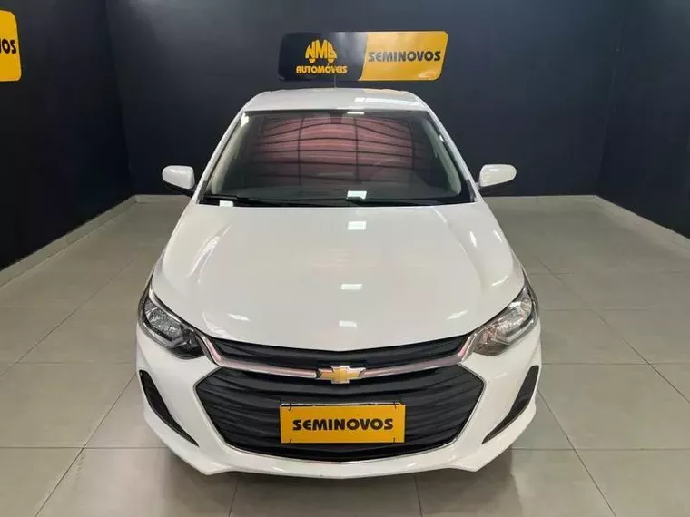 Chevrolet Onix Branco 15