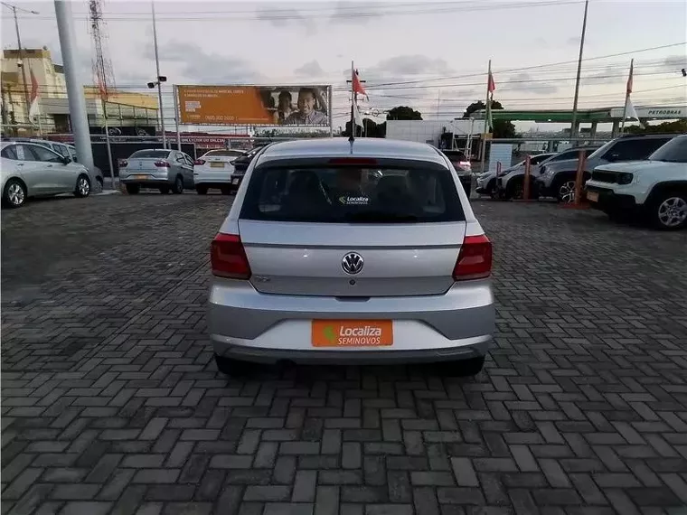 Volkswagen Gol Prata 5