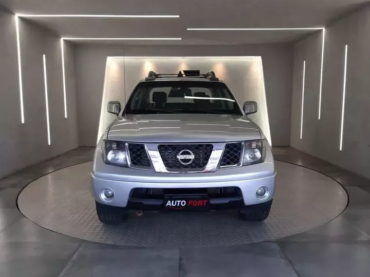 Nissan Frontier Prata 6