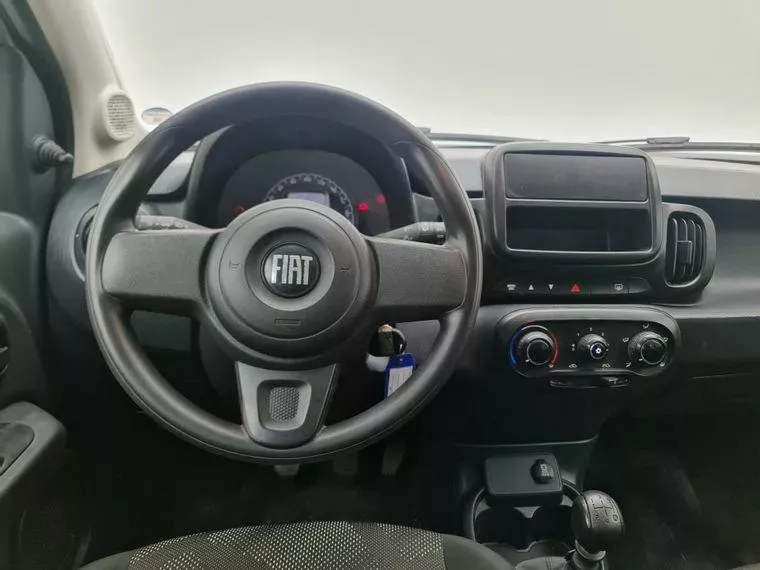 Fiat Mobi Prata 17