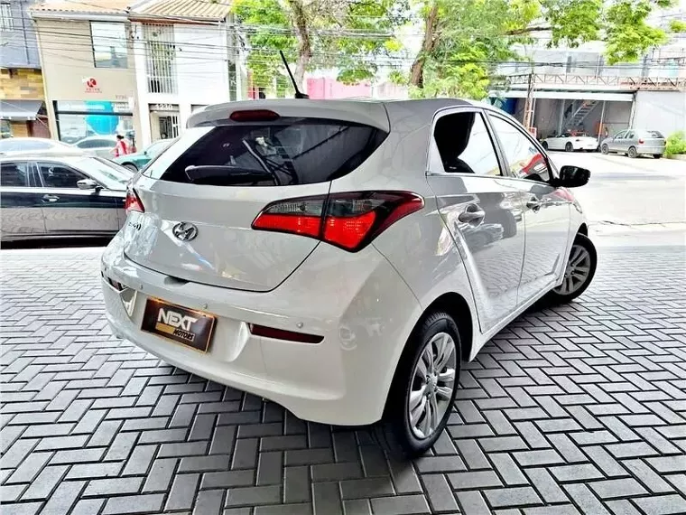 Hyundai HB20 Branco 17