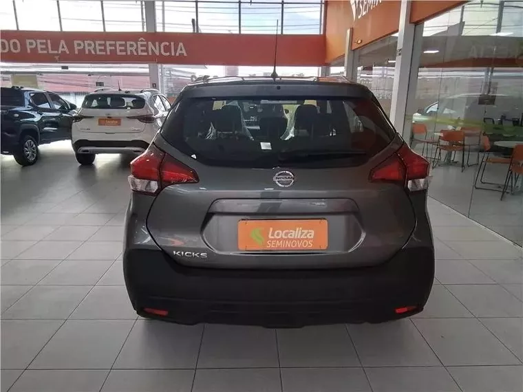 Nissan Kicks Cinza 8