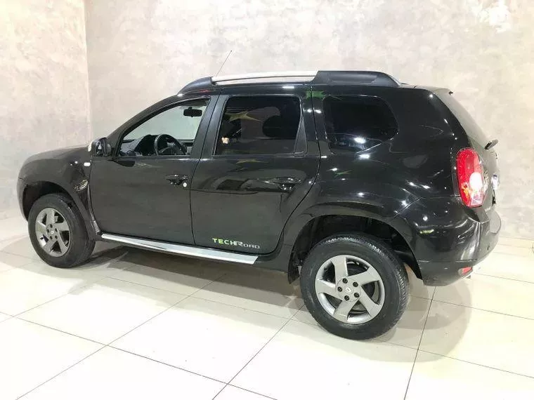 Renault Duster Preto 10