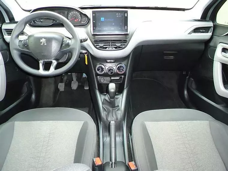 Peugeot 208 Prata 3