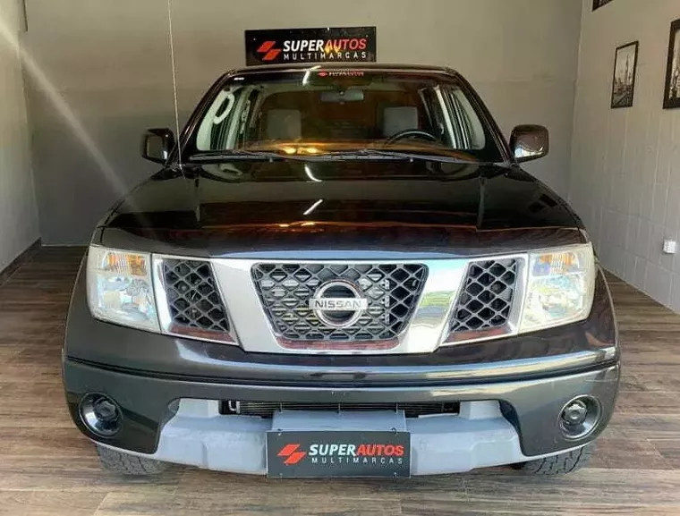 Nissan Frontier Preto 1