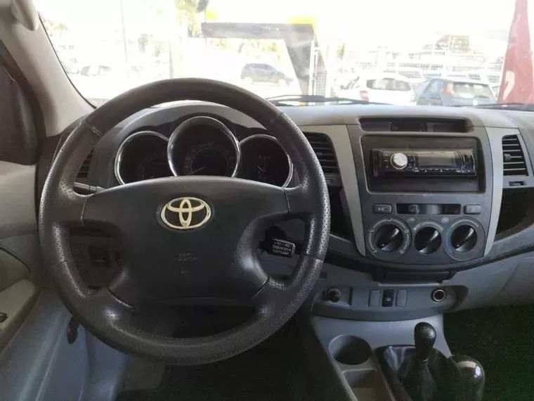 Toyota Hilux Prata 2