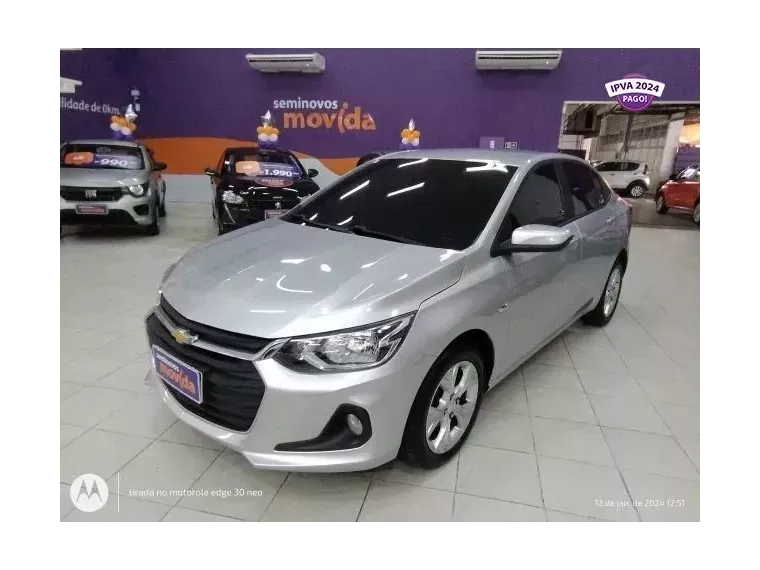 Chevrolet Onix Prata 6