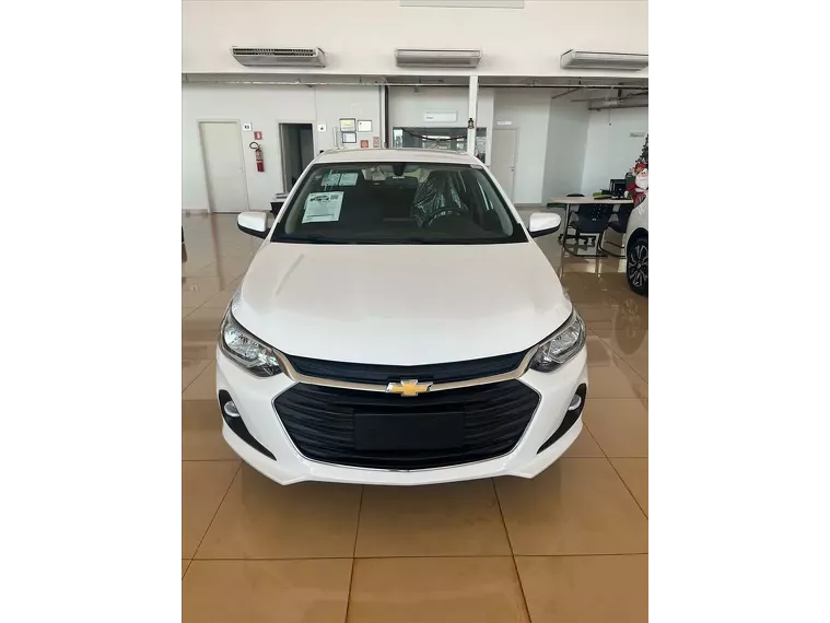 Chevrolet Onix Branco 7