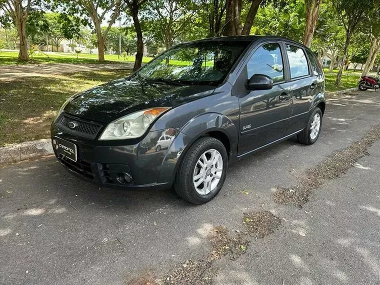 Ford Fiesta Preto 3