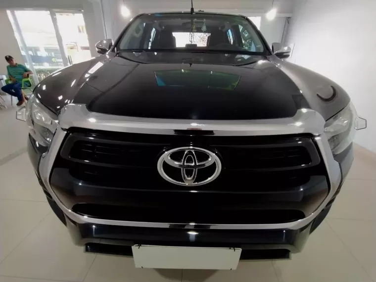 Toyota Hilux Preto 26