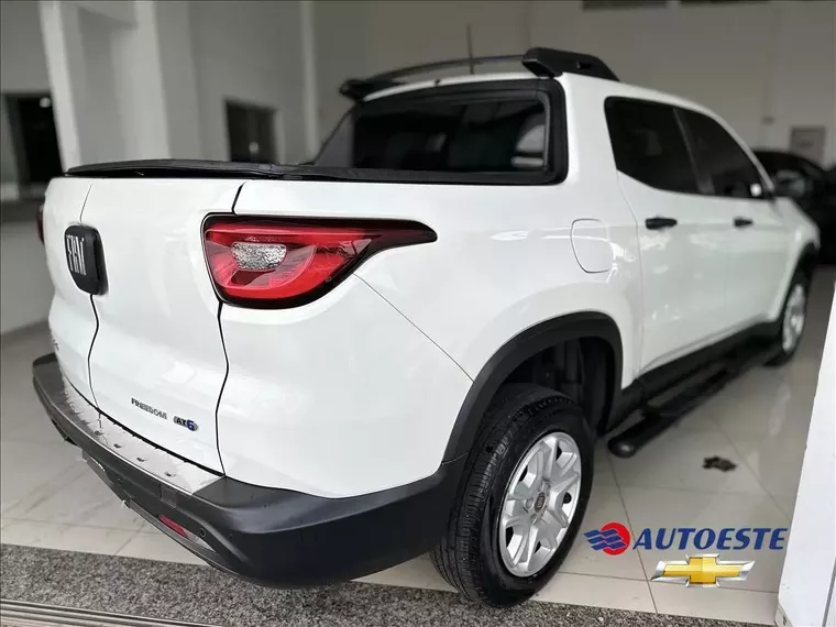 Fiat Toro Branco 4