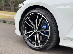 BMW 320i