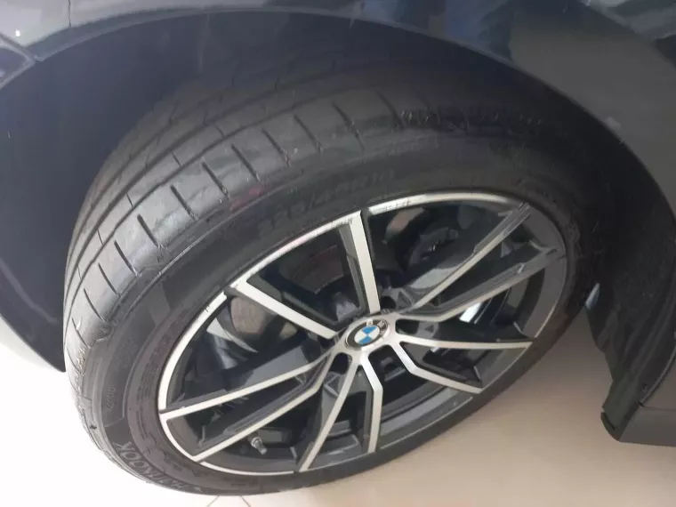 BMW 320i Preto 8