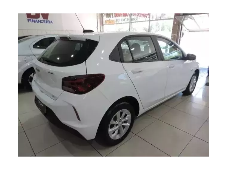 Chevrolet Onix Branco 10