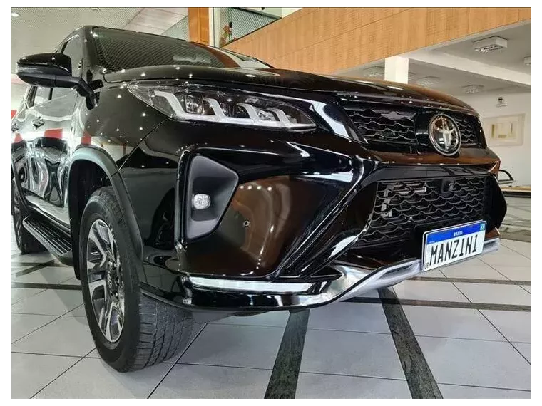 Toyota Hilux SW4 Preto 4