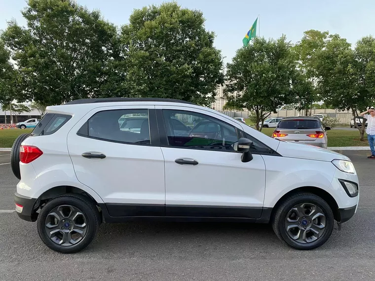 Ford Ecosport Branco 9