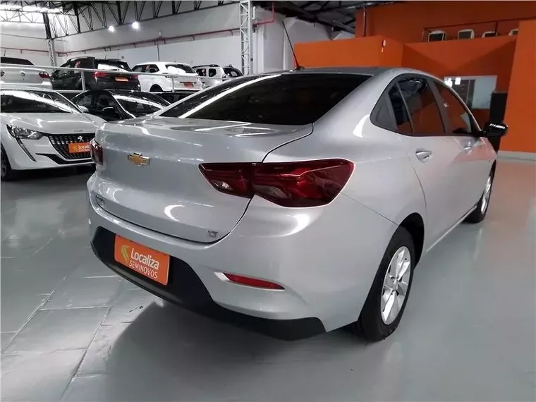 Chevrolet Onix Prata 10