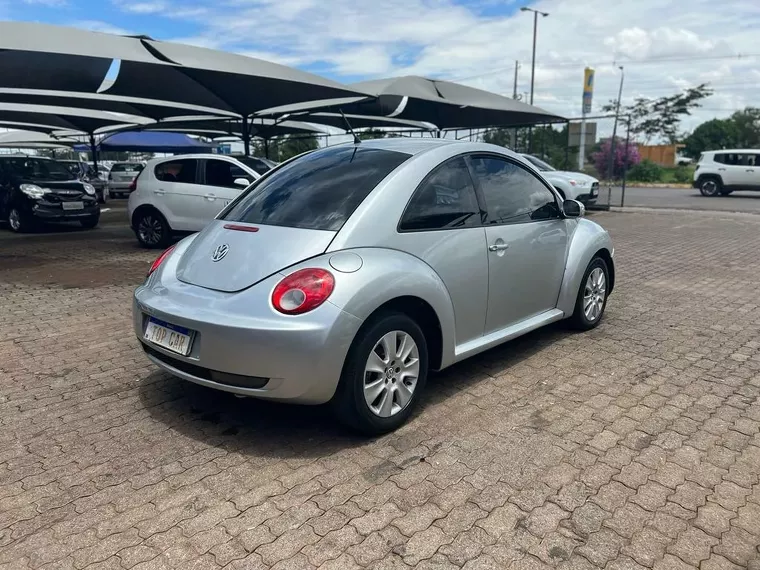 Volkswagen New Beetle Prata 13