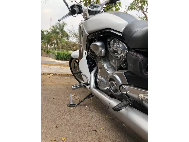 Harley-Davidson V-rod Branco 5