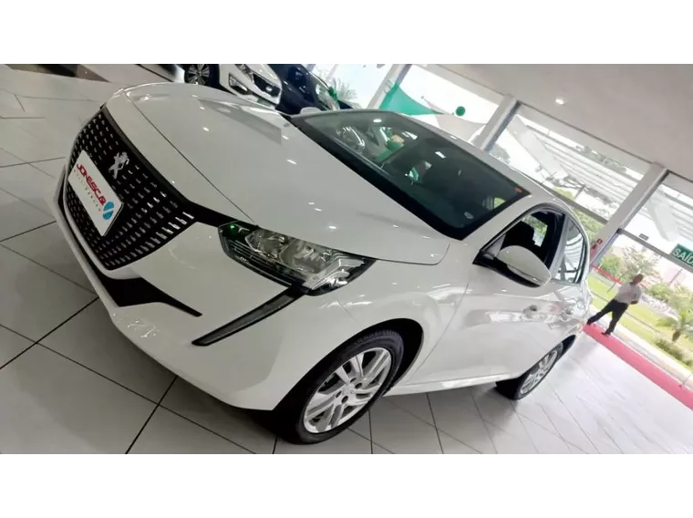 Peugeot 208 Branco 5